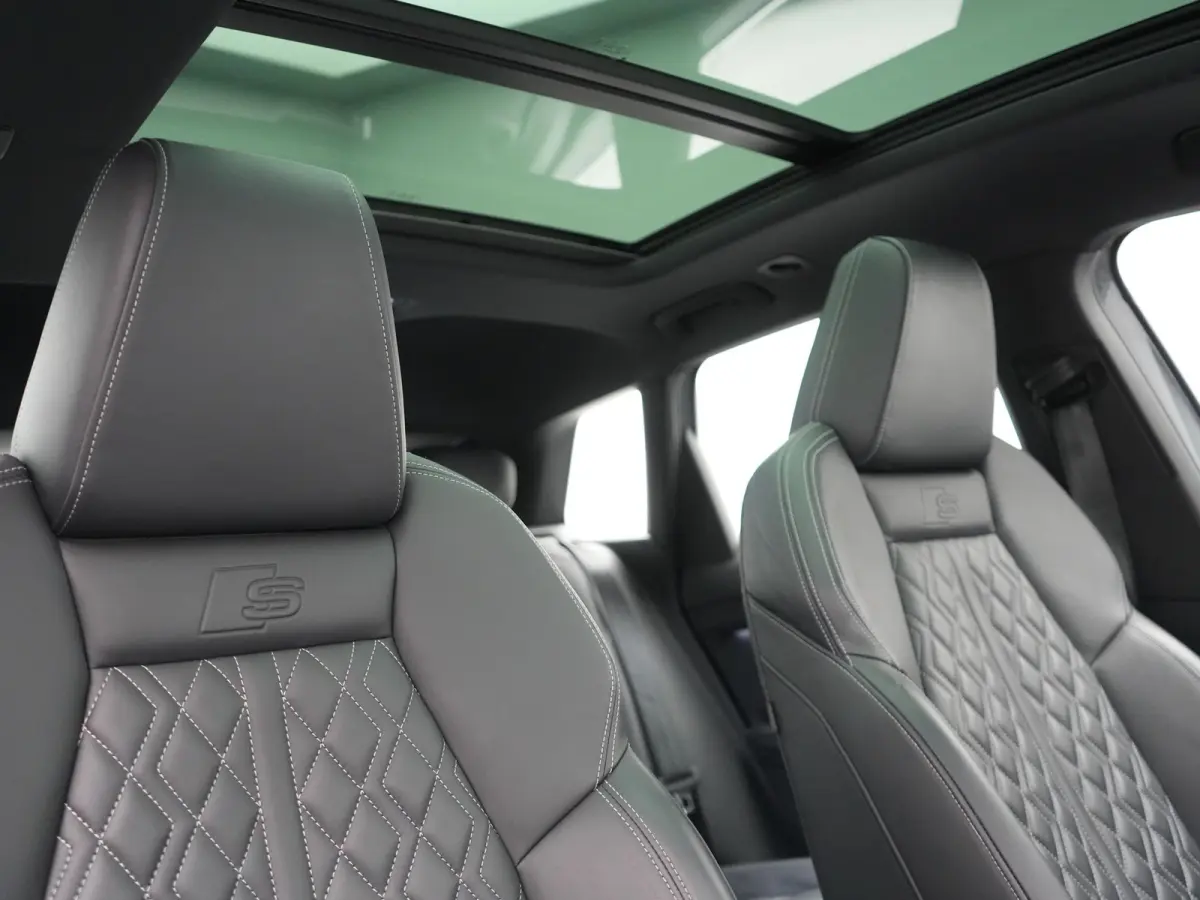 35 2x S Line 55 kWh 170pk Dealer O.H. | Panodak | Lederen Sportstoelen Memory | Adaptive Cruise | Head Up | 360 Camera | Sonos Audio | Matrix LED | Keyless | Blis | Apple Carplay | Navigatie