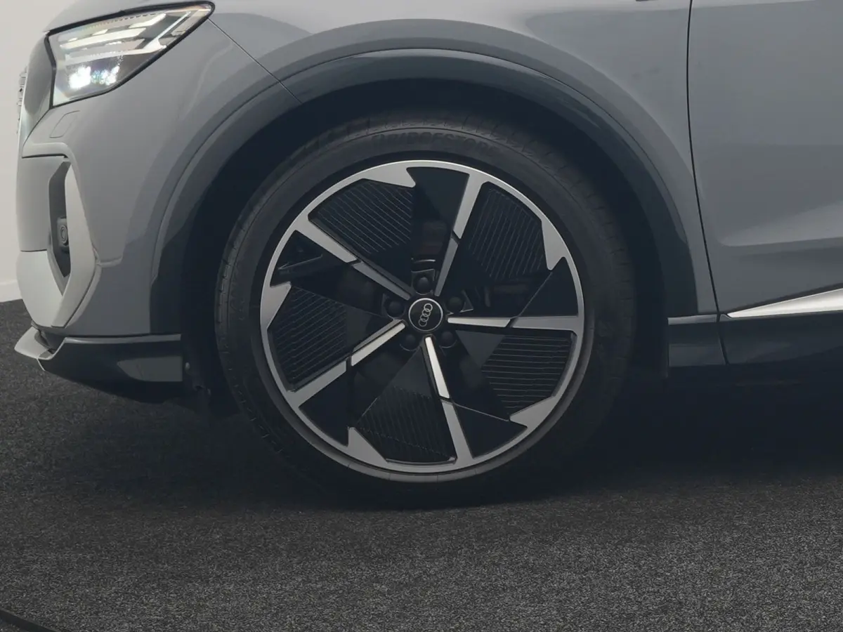 35 2x S Line 55 kWh 170pk Dealer O.H. | Panodak | Valcona Lederen Sportstoelen & Memory | Adaptive Cruise | Head Up | 360 Camera | Sonos Audio | Matrix LED | Keyless | Blis | Apple Carplay |