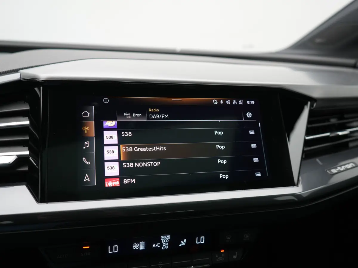 35 2x S Line 55 kWh 170pk Dealer O.H. | Panodak | Valcona Lederen Sportstoelen & Memory | Adaptive Cruise | Head Up | 360 Camera | Sonos Audio | Matrix LED | Keyless | Blis | Apple Carplay |