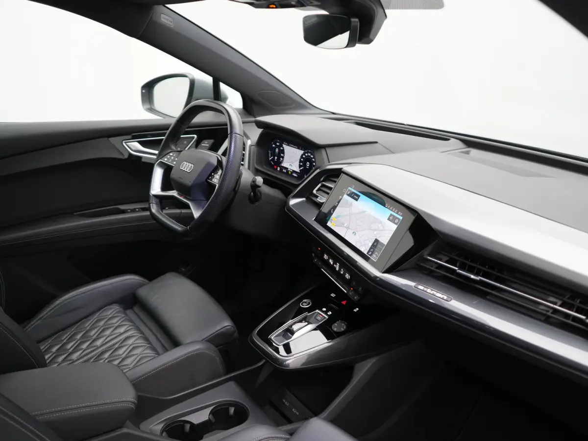 35 2x S Line 55 kWh 170pk Dealer O.H. | Panodak | Lederen Sportstoelen Memory | Adaptive Cruise | Head Up | 360 Camera | Sonos Audio | Matrix LED | Keyless | Blis | Apple Carplay | Navigatie
