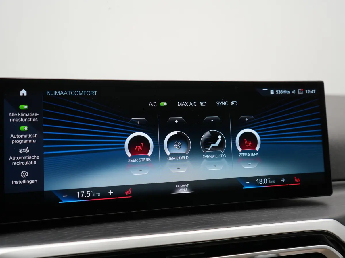 320e Luxury Line Facelift PHEV Dealer O.H. | Trekhaak Af Fabriek | Panodak | Head Up | Adaptive Cruise | 360 Camera | Lederen Sportstoelen Verwarmd | Sfeerverlichting | Apple Carplay | Keyle