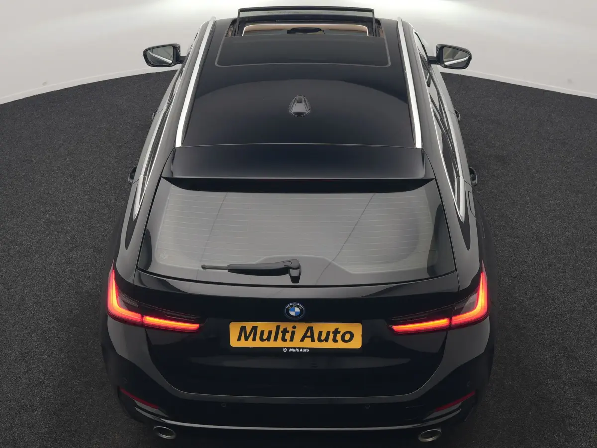 320e Luxury Line Facelift PHEV Dealer O.H. | Trekhaak Af Fabriek | Panodak | Head Up | Adaptive Cruise | 360 Camera | Lederen Sportstoelen Verwarmd | Sfeerverlichting | Apple Carplay | Keyle