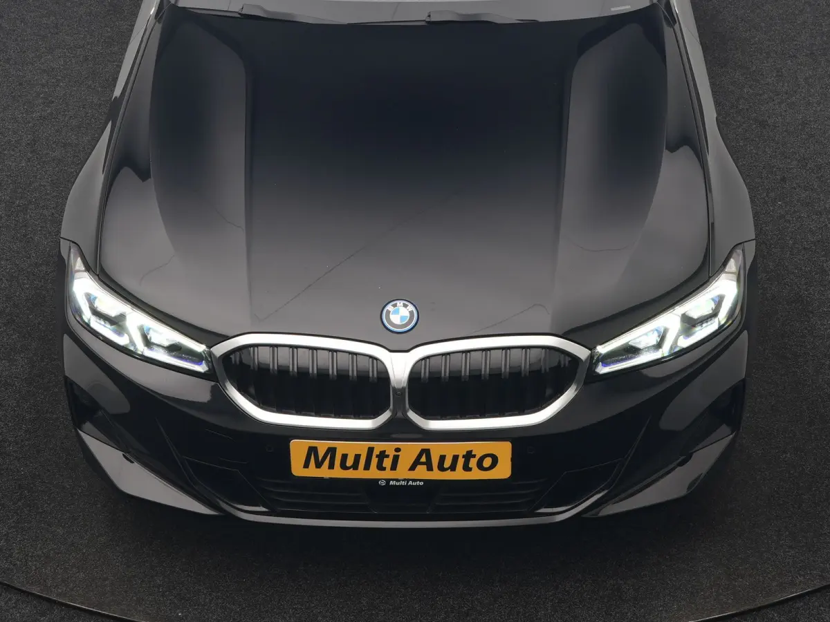 320e Luxury Line Facelift PHEV Dealer O.H. | Trekhaak Af Fabriek | Panodak | Head Up | Adaptive Cruise | 360 Camera | Lederen Sportstoelen Verwarmd | Sfeerverlichting | Apple Carplay | Keyle