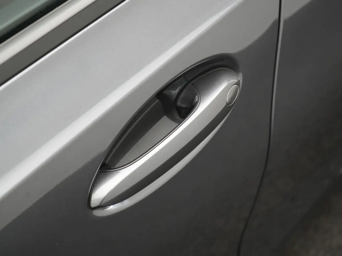320e xDrive Sportline PHEV 204pk Dealer O.H | SOH 88,1% | Trekhaak Af Fabriek | Camera | Laser LED | Cruise Control | Lederen Sportstoelen Verwarmd | Keyless | Sfeerverlichting | Apple Carpl
