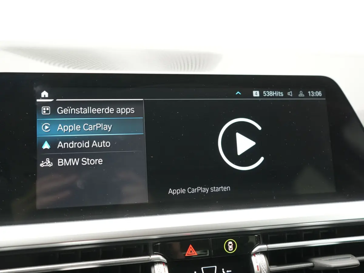 320e xDrive Sportline PHEV 204pk Dealer O.H | SOH 88,1% | Trekhaak Af Fabriek | Camera | Laser LED | Cruise Control | Lederen Sportstoelen Verwarmd | Keyless | Sfeerverlichting | Apple Carpl