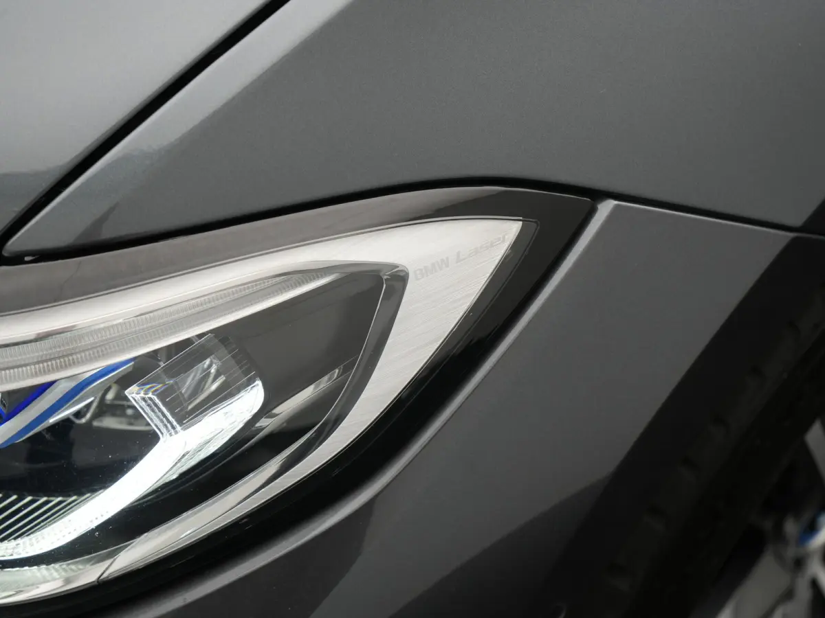 320e xDrive Sportline PHEV 204pk Dealer O.H | SOH 88,1% | Trekhaak Af Fabriek | Camera | Laser LED | Cruise Control | Lederen Sportstoelen Verwarmd | Keyless | Sfeerverlichting | Apple Carpl