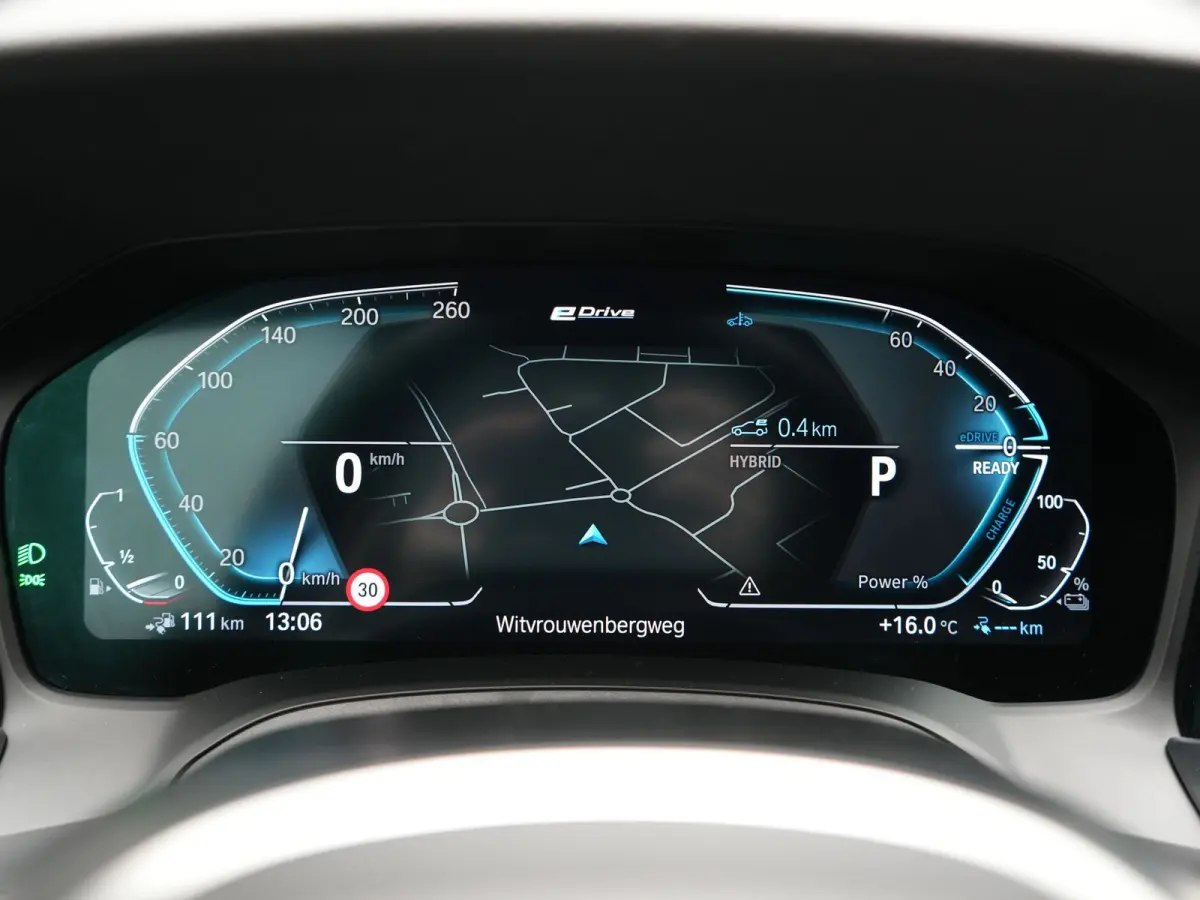 320e xDrive Sportline PHEV 204pk Dealer O.H | SOH 88,1% | Trekhaak Af Fabriek | Camera | Laser LED | Cruise Control | Lederen Sportstoelen Verwarmd | Keyless | Sfeerverlichting | Apple Carpl
