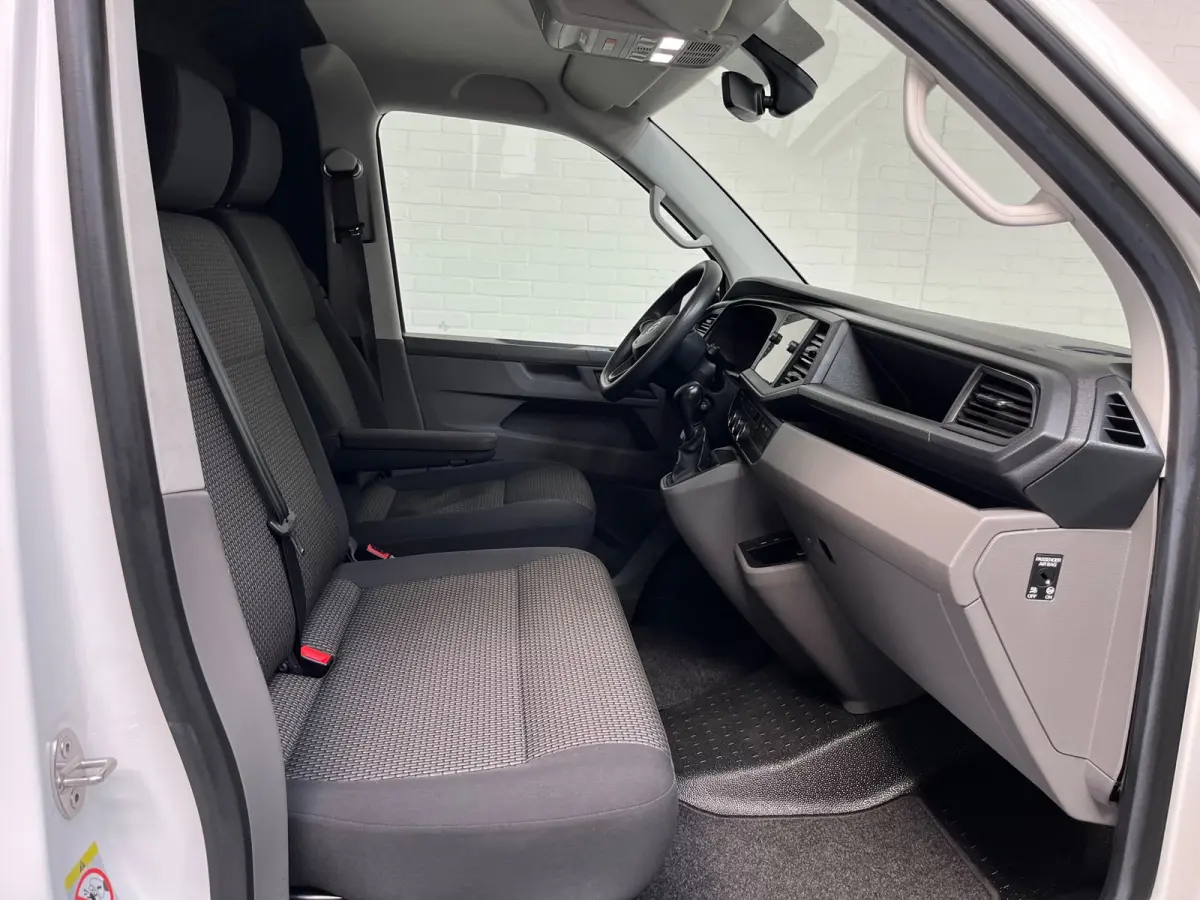 Automaat DSG Servicewagen 2.0 TDI 150pk L2H1 3Persoons Sortimo Inrichting, Airco, Navigatie, RIJKLAARPRIJS!