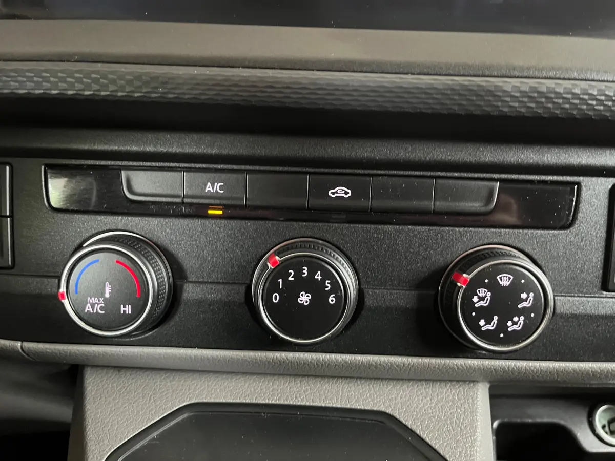 Automaat DSG Servicewagen 2.0 TDI 150pk L2H1 3Persoons Sortimo Inrichting, Airco, Navigatie, RIJKLAARPRIJS!