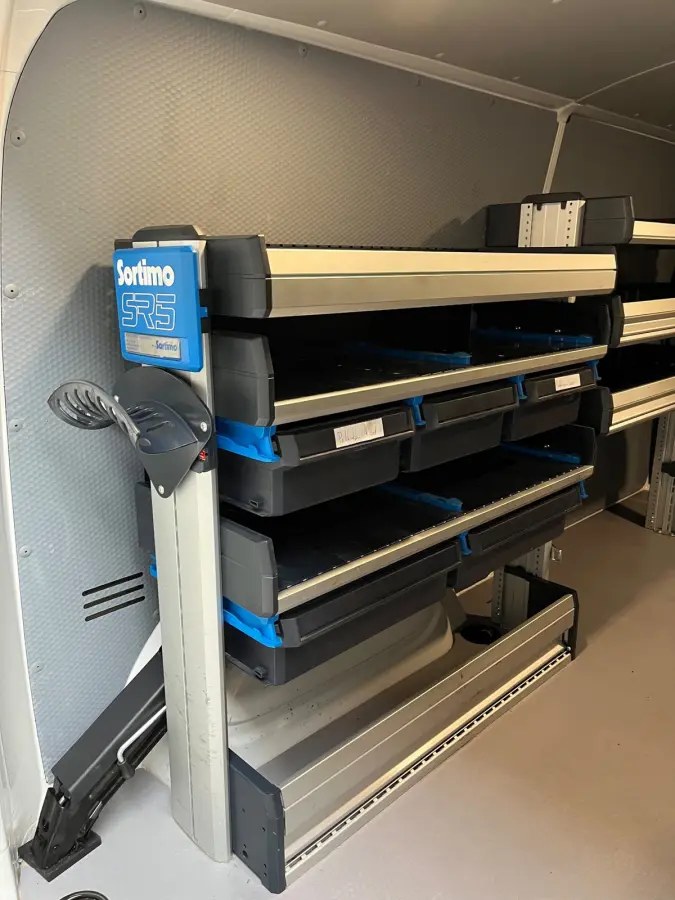 Automaat DSG Servicewagen 2.0 TDI 150pk L2H1 3Persoons Sortimo Inrichting, Airco, Navigatie, RIJKLAARPRIJS!
