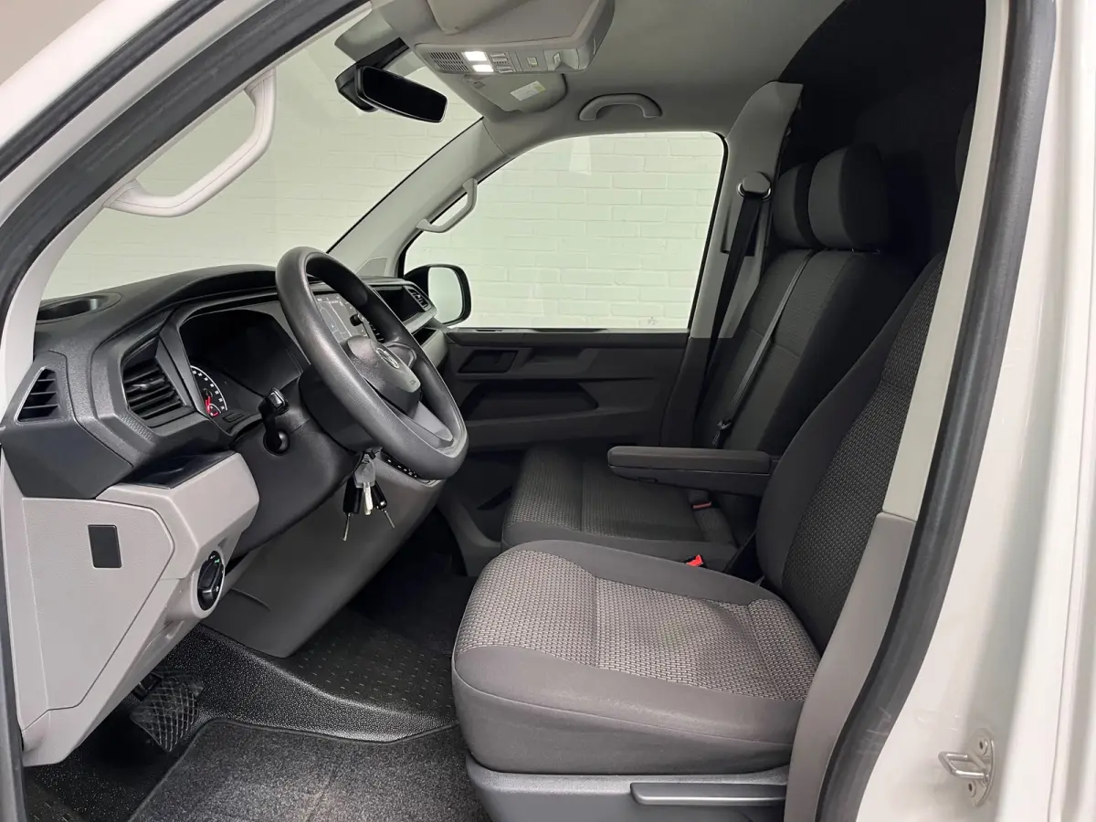 Automaat DSG Servicewagen 2.0 TDI 150pk L2H1 3Persoons Sortimo Inrichting, Airco, Navigatie, RIJKLAARPRIJS!