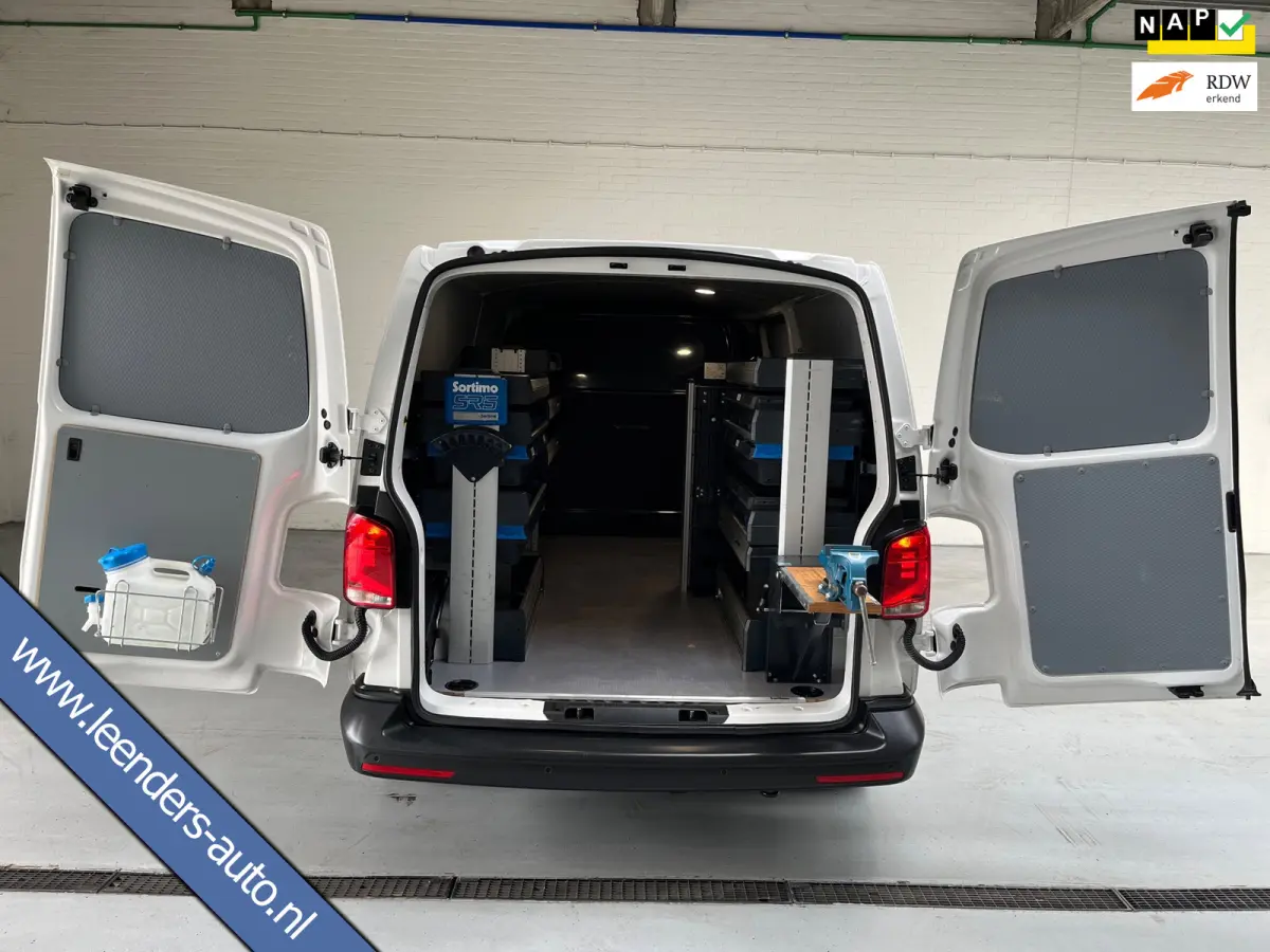 Automaat DSG Servicewagen 2.0 TDI 150pk L2H1 3Persoons Sortimo Inrichting, Airco, Navigatie, RIJKLAARPRIJS!