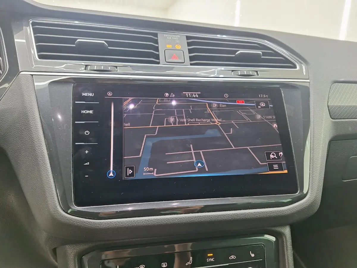 1.5 TSI 3X R-Line Business+Led+Navigatie+Camera+Assist/winter-Pakket = RIJKLAAR !!
