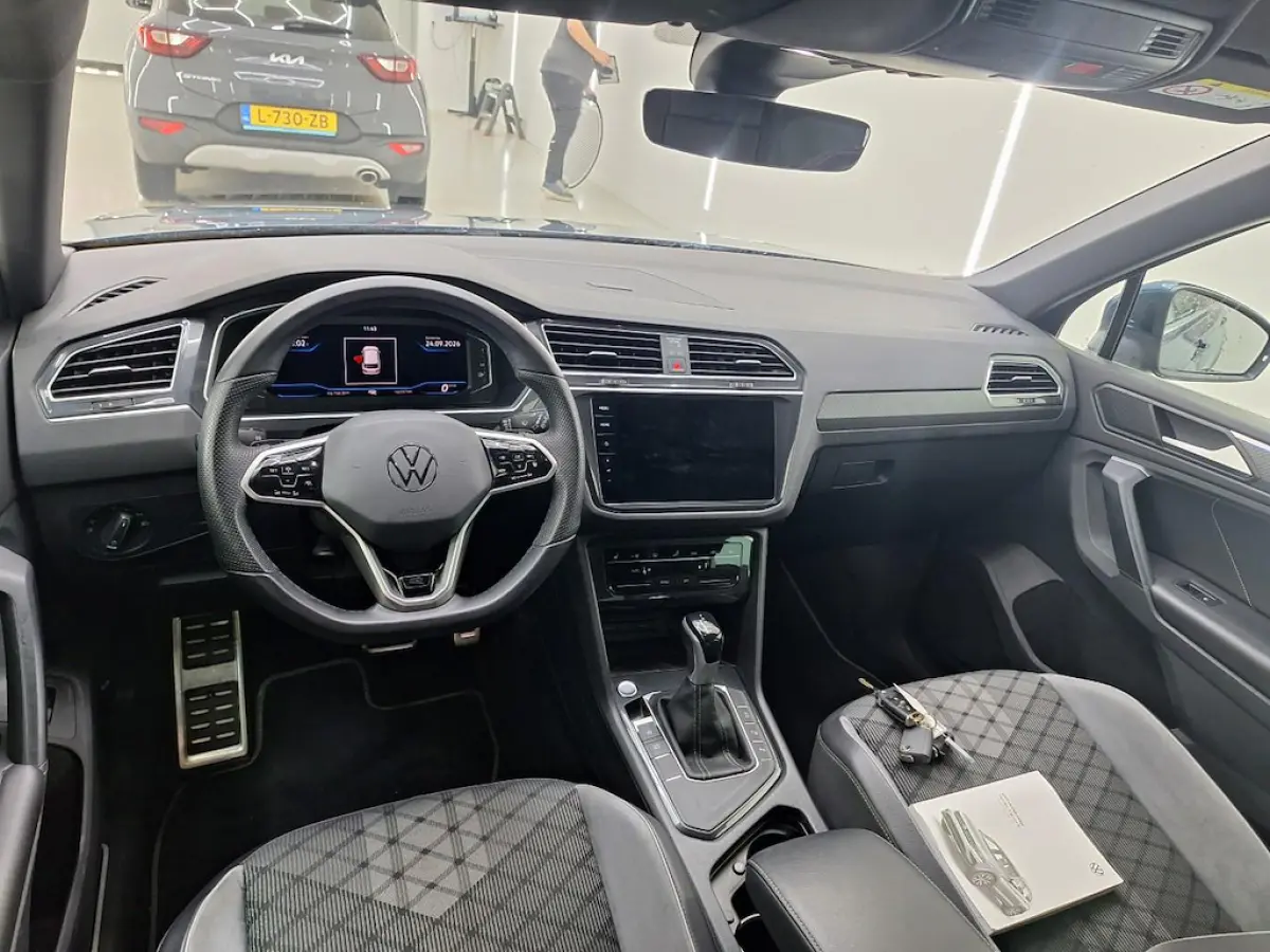 1.5 TSI 3X R-Line Business+Led+Navigatie+Camera+Assist/winter-Pakket = RIJKLAAR !!
