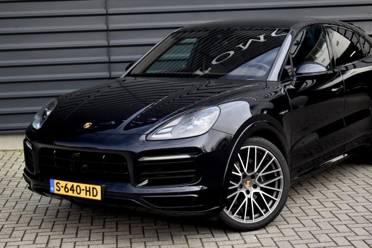 3.0 E-Hybrid Platinum Edition SportDesign | Pano | ACC | Trekhaak | 22'' Wielen | Bose | Achterasbesturing | Stoelventilatie | Sportuitlaat |