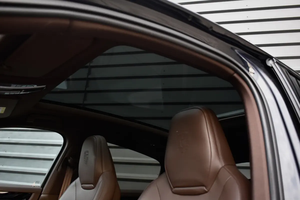 3.0 E-Hybrid Platinum Edition SportDesign | Pano | ACC | Trekhaak | 22'' Wielen | Bose | Achterasbesturing | Stoelventilatie | Sportuitlaat |