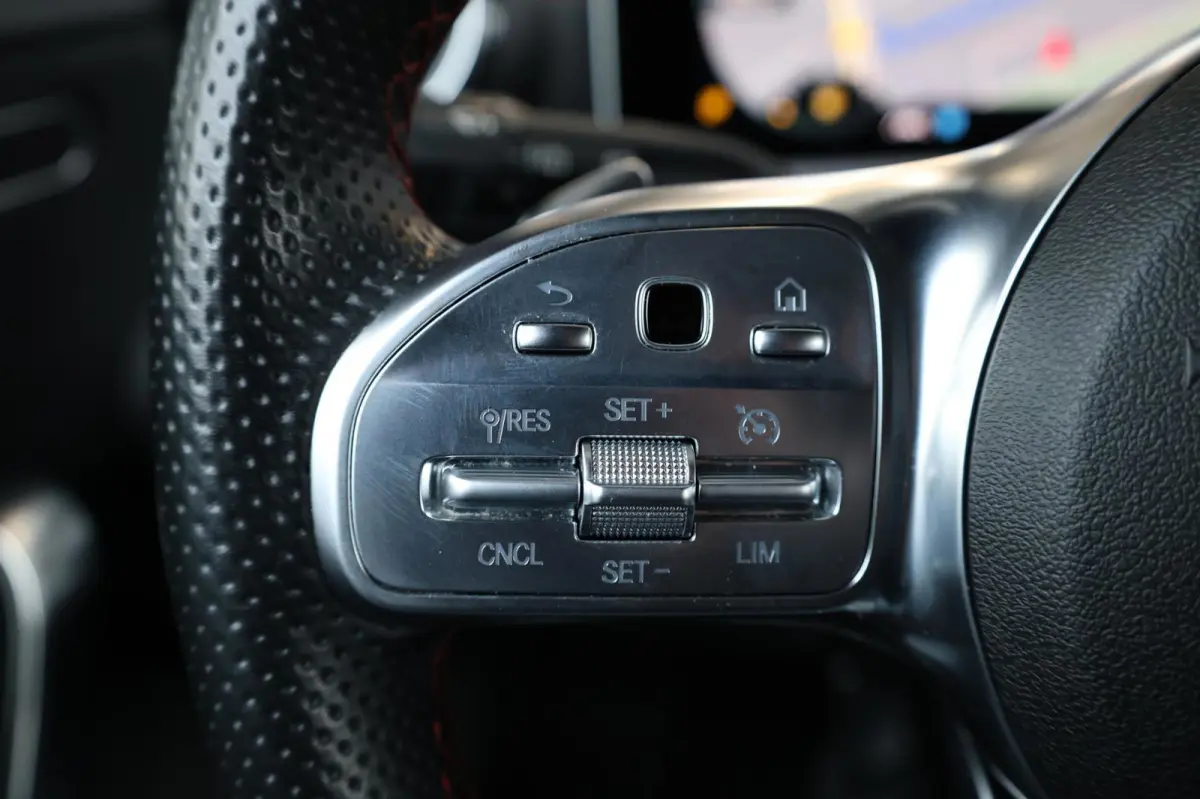 180 AMG Line BTW/LED/VIRTUAL/PANO/HALF LEER+ALCANTARA+S.VERWARMIN/18"LMV/CAM/ACC/ECC/12 MDN GARANTIE!