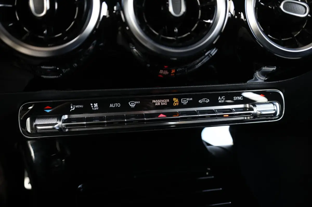 180 AMG Line BTW/LED/VIRTUAL/PANO/HALF LEER+ALCANTARA+S.VERWARMIN/18"LMV/CAM/ACC/ECC/12 MDN GARANTIE!