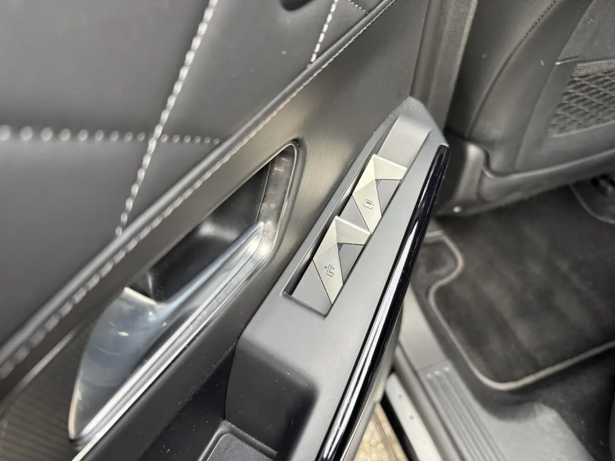 E-Tense Rivoli SOH 93% | PHEV 225pk | Camera | Navi & CarPlay | Leer