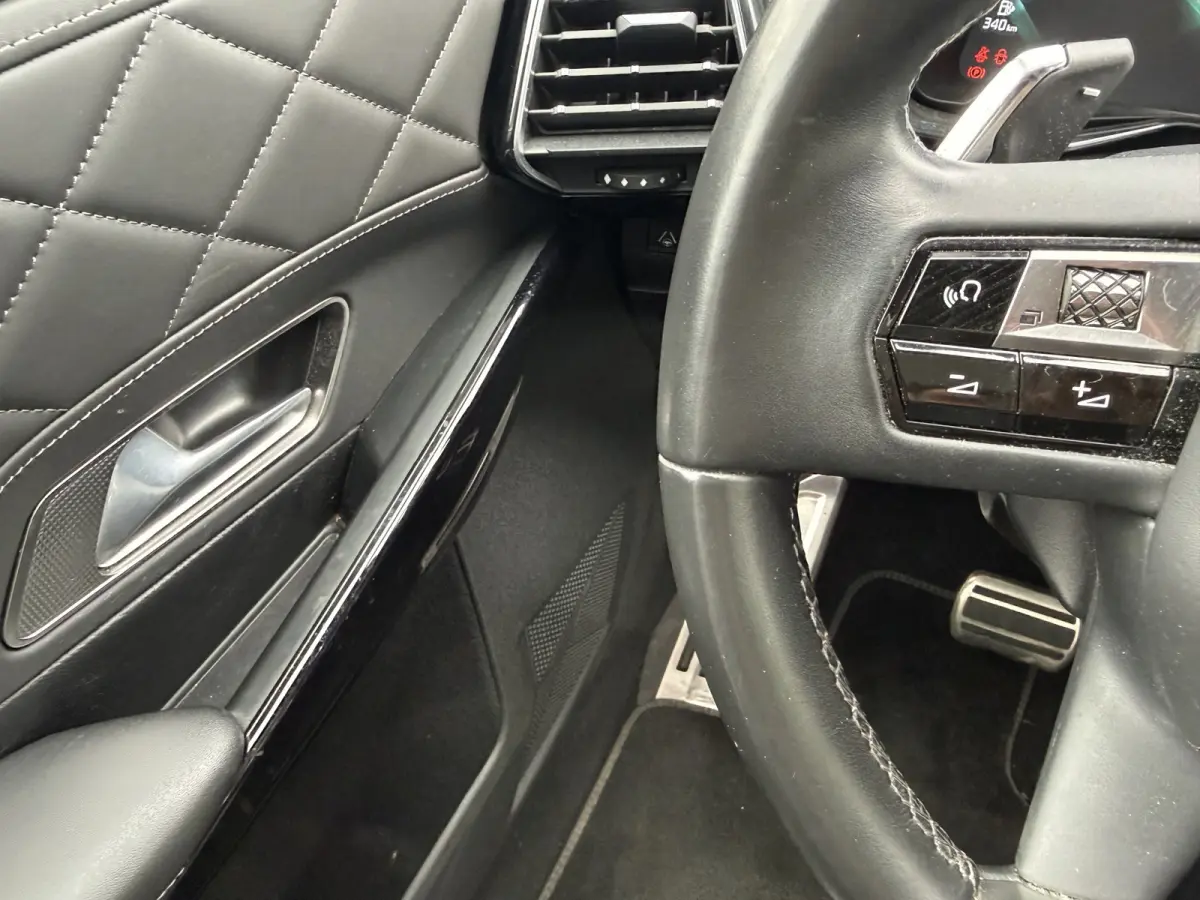 E-Tense Rivoli SOH 93% | PHEV 225pk | Camera | Navi & CarPlay | Leer