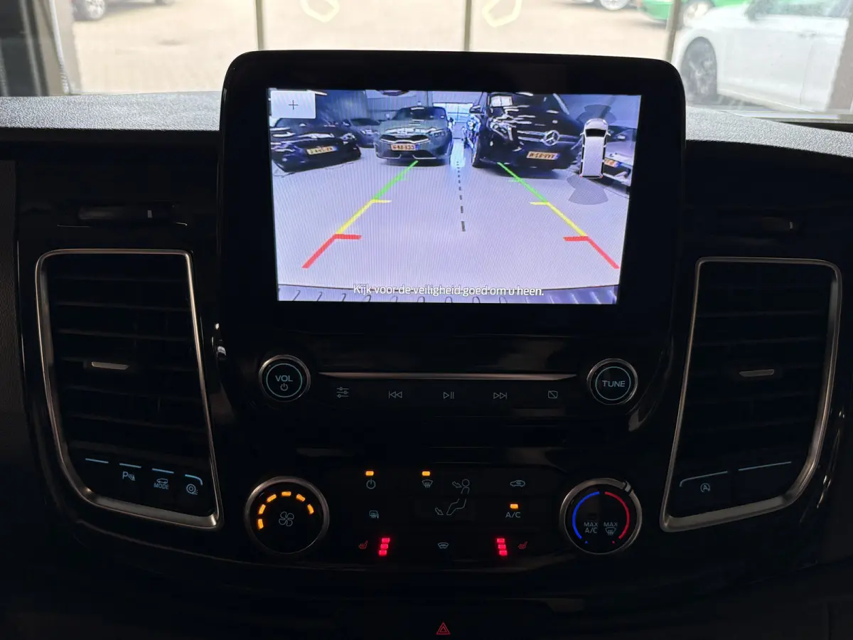 320 2.0 TDCI L1H1 Sport DC Camera, Cruise, PDC