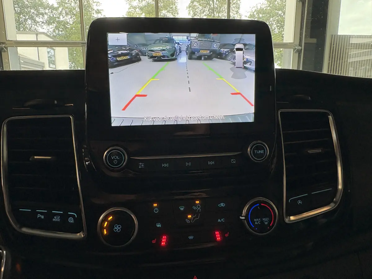 320 2.0 TDCI L1H1 Sport DC Camera, Cruise, PDC