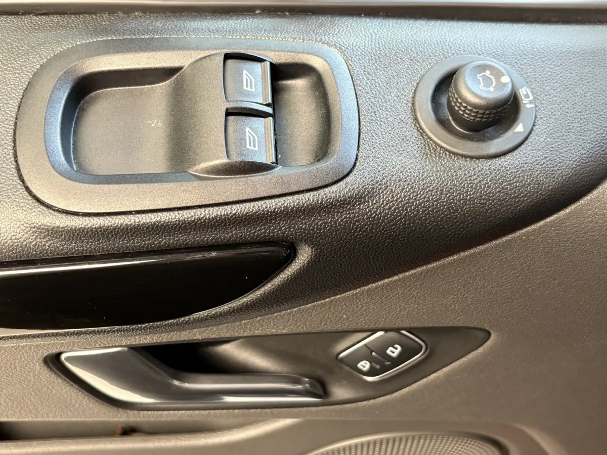 320 2.0 TDCI L1H1 Sport DC Camera, Cruise, PDC