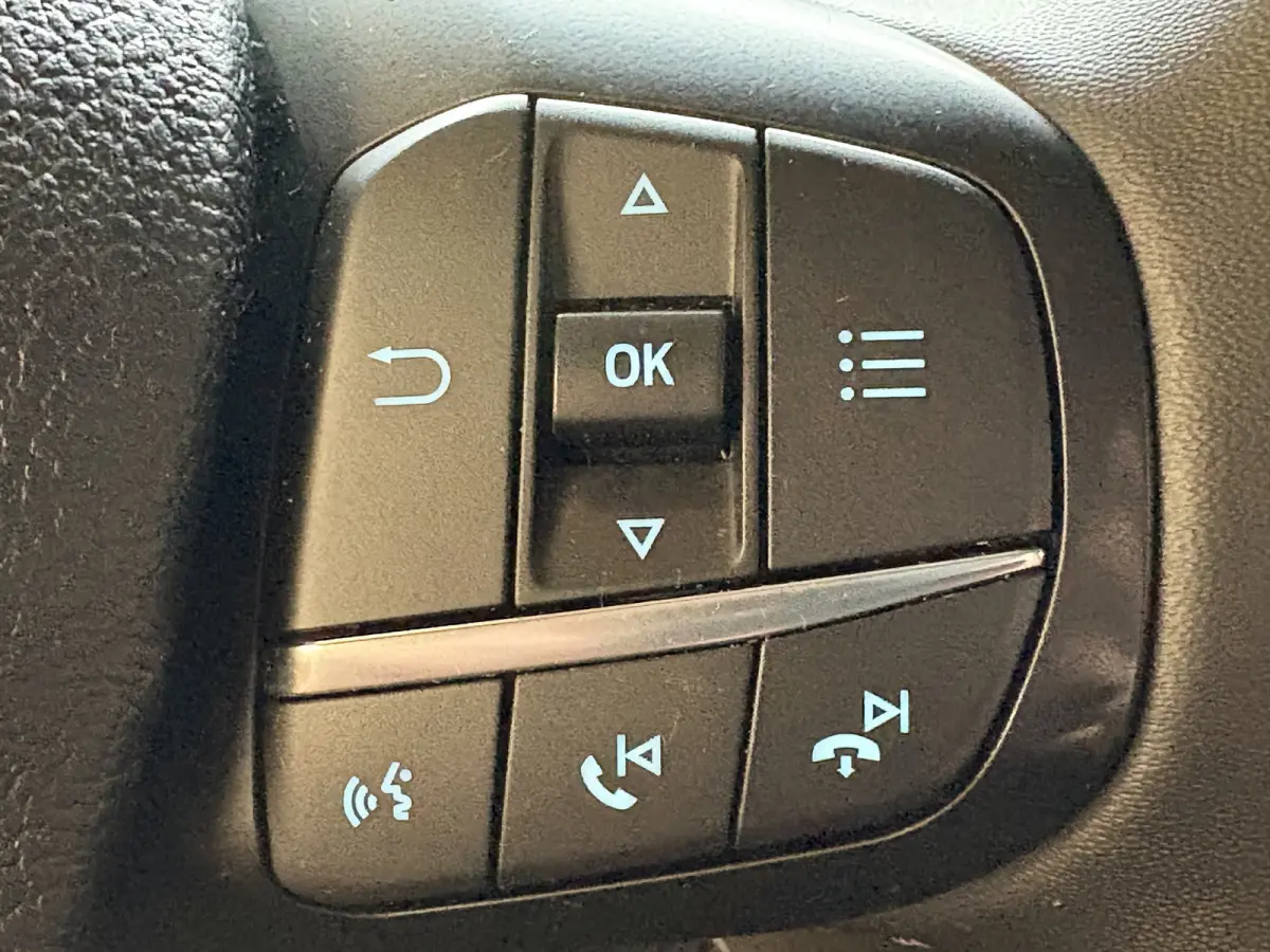 320 2.0 TDCI L1H1 Sport DC Camera, Cruise, PDC