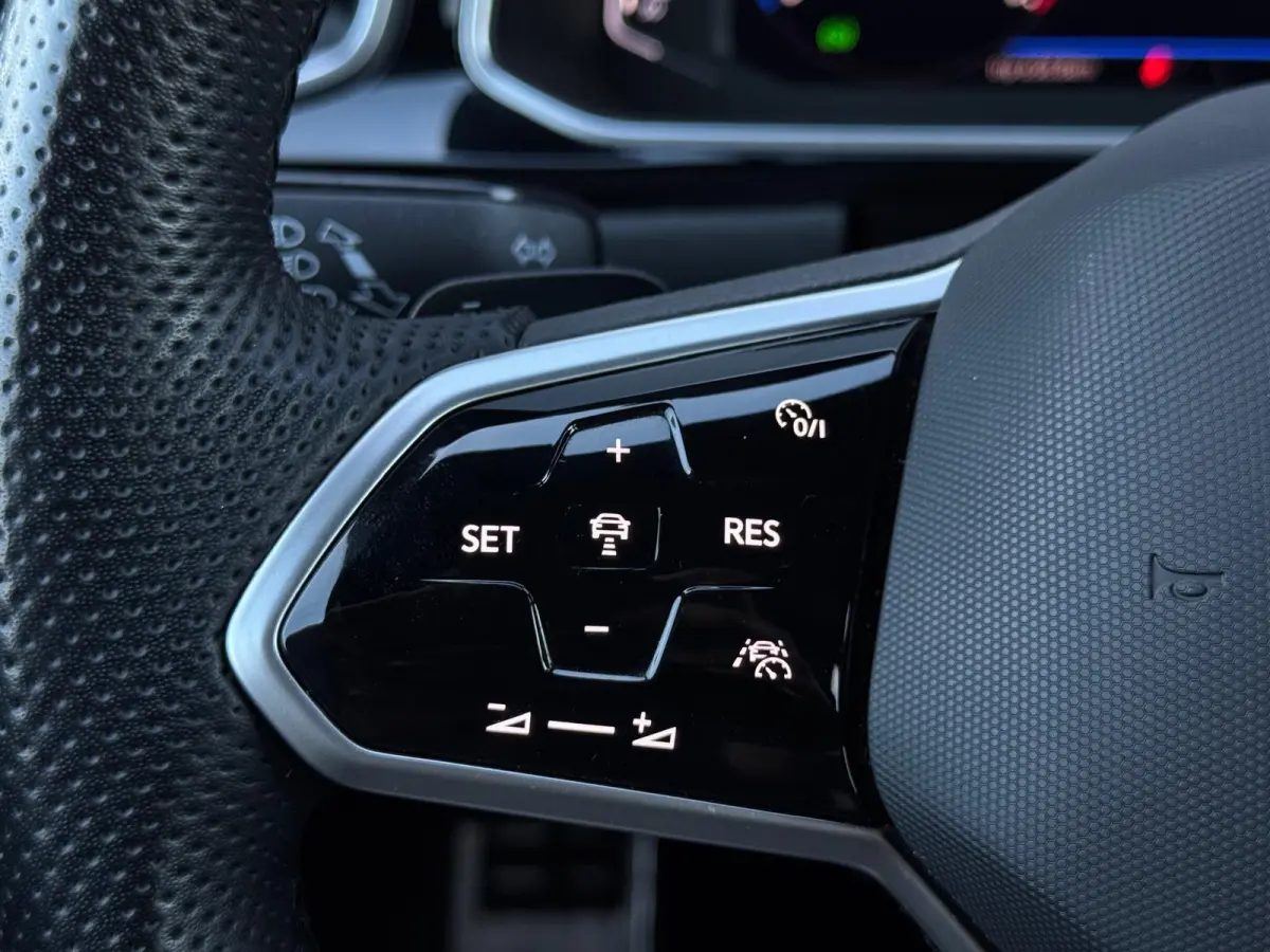 1.5 TSI 3x R-Line FULL PANO|LEDER|CAMERA|ACC|ECC