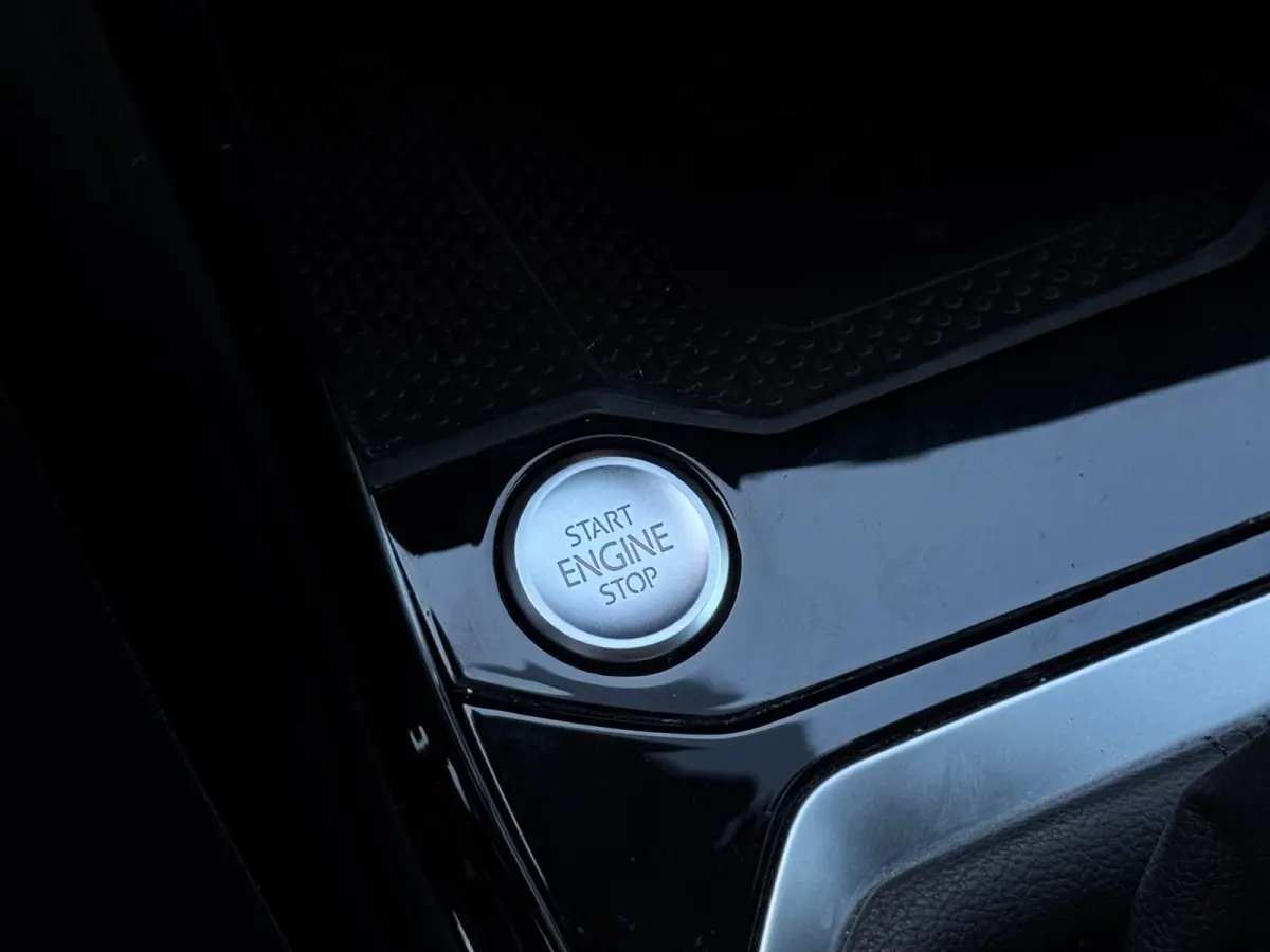 1.5 TSI 3x R-Line FULL PANO|LEDER|CAMERA|ACC|ECC