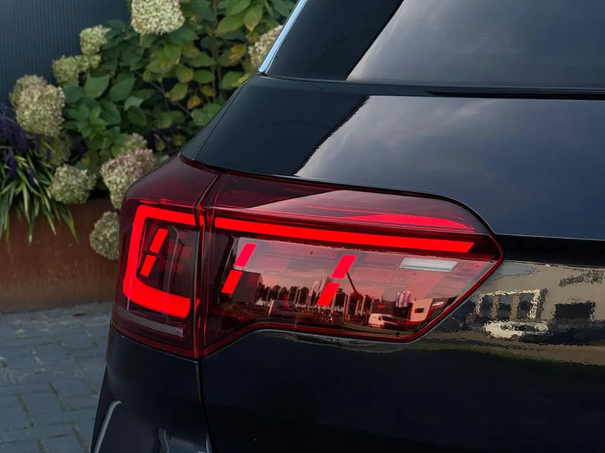 1.5 TSI 3x R-Line FULL PANO|LEDER|CAMERA|ACC|ECC