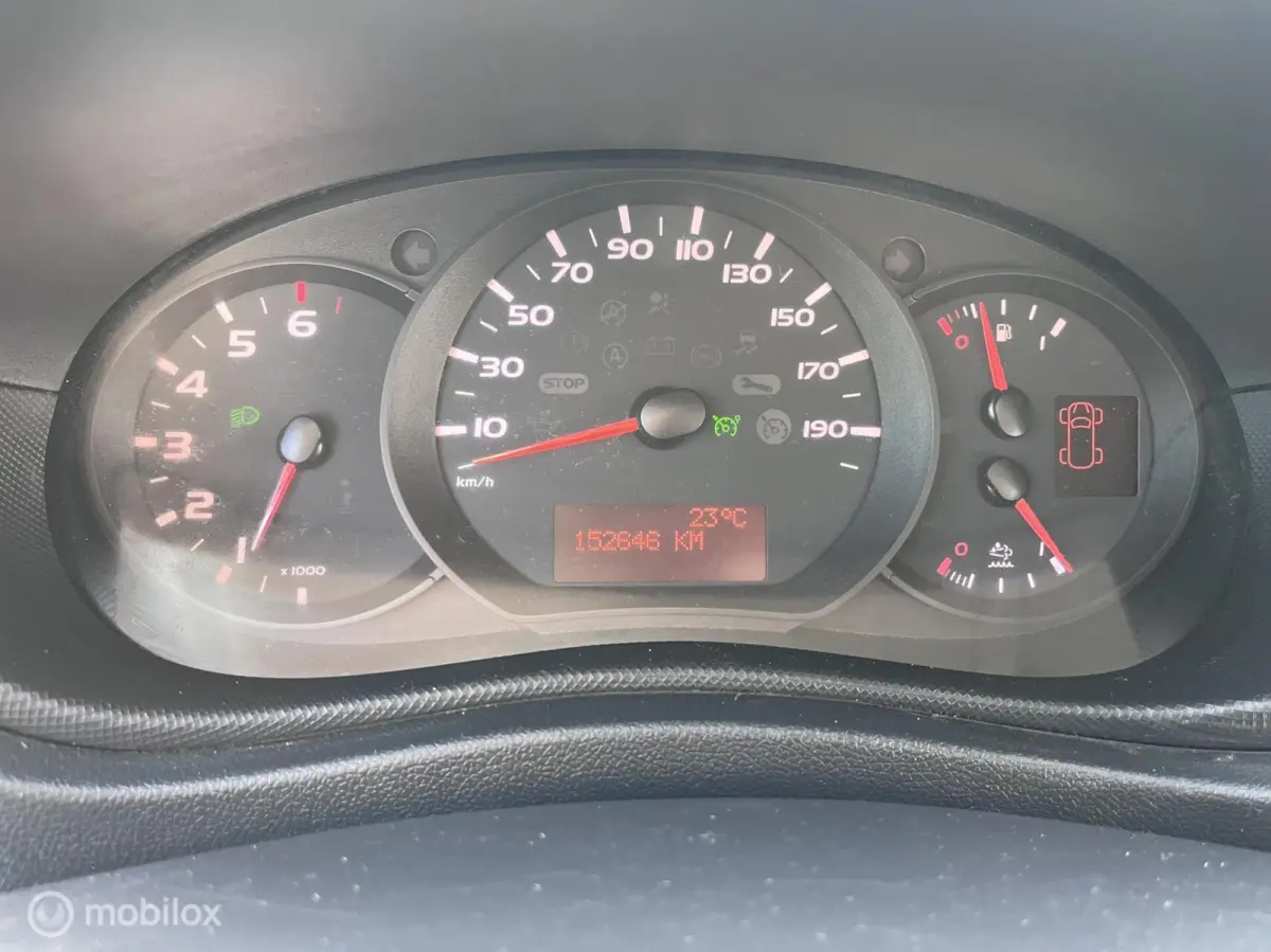 T35 2.3 DCI Open laadbak Pick up EURO 6