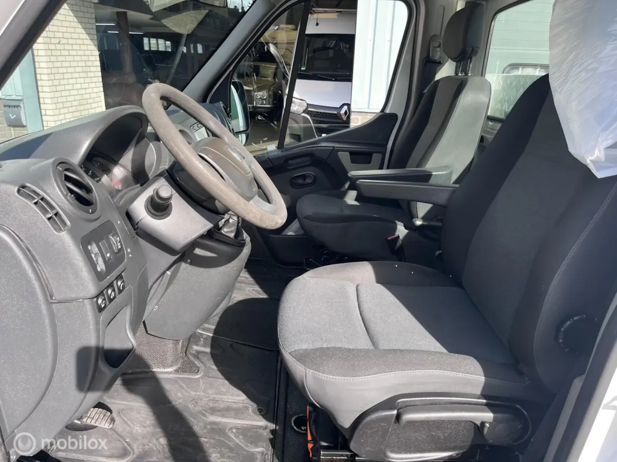 T35 2.3 DCI Open laadbak Pick up EURO 6