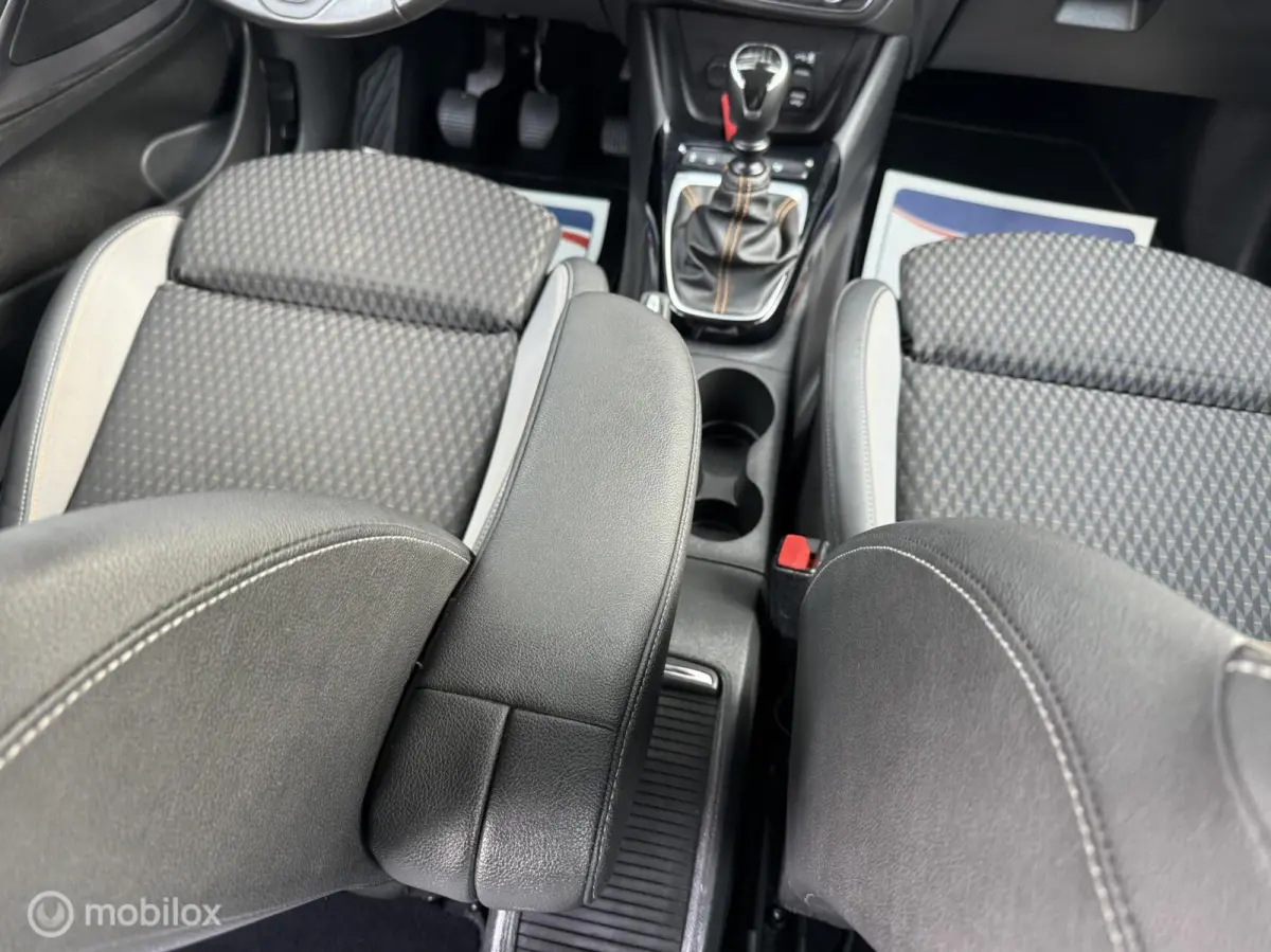 1.2 Turbo Innovation CarPlay Trekhk DAB pdc