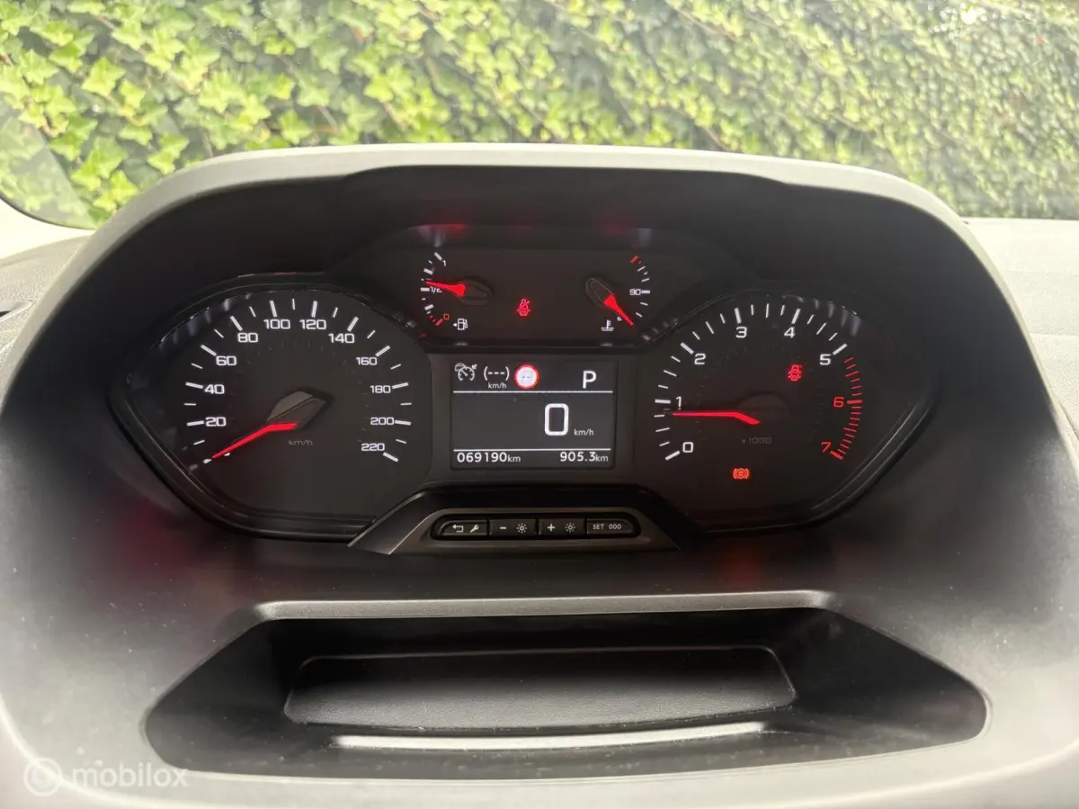 bestel 1.5 BlueHDI Premium