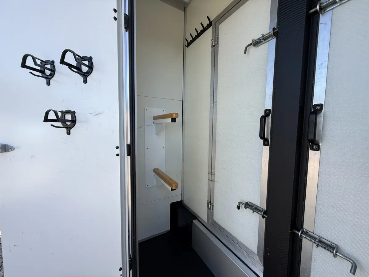 | HORSETRUCK | MSG STABLEHOPPER | COMPETITION 3XL | 2017 | 3-SEAT | 165PK | 116.479KM | L3 | NO VAT | MARGE |  | DUITS KENTEKEN