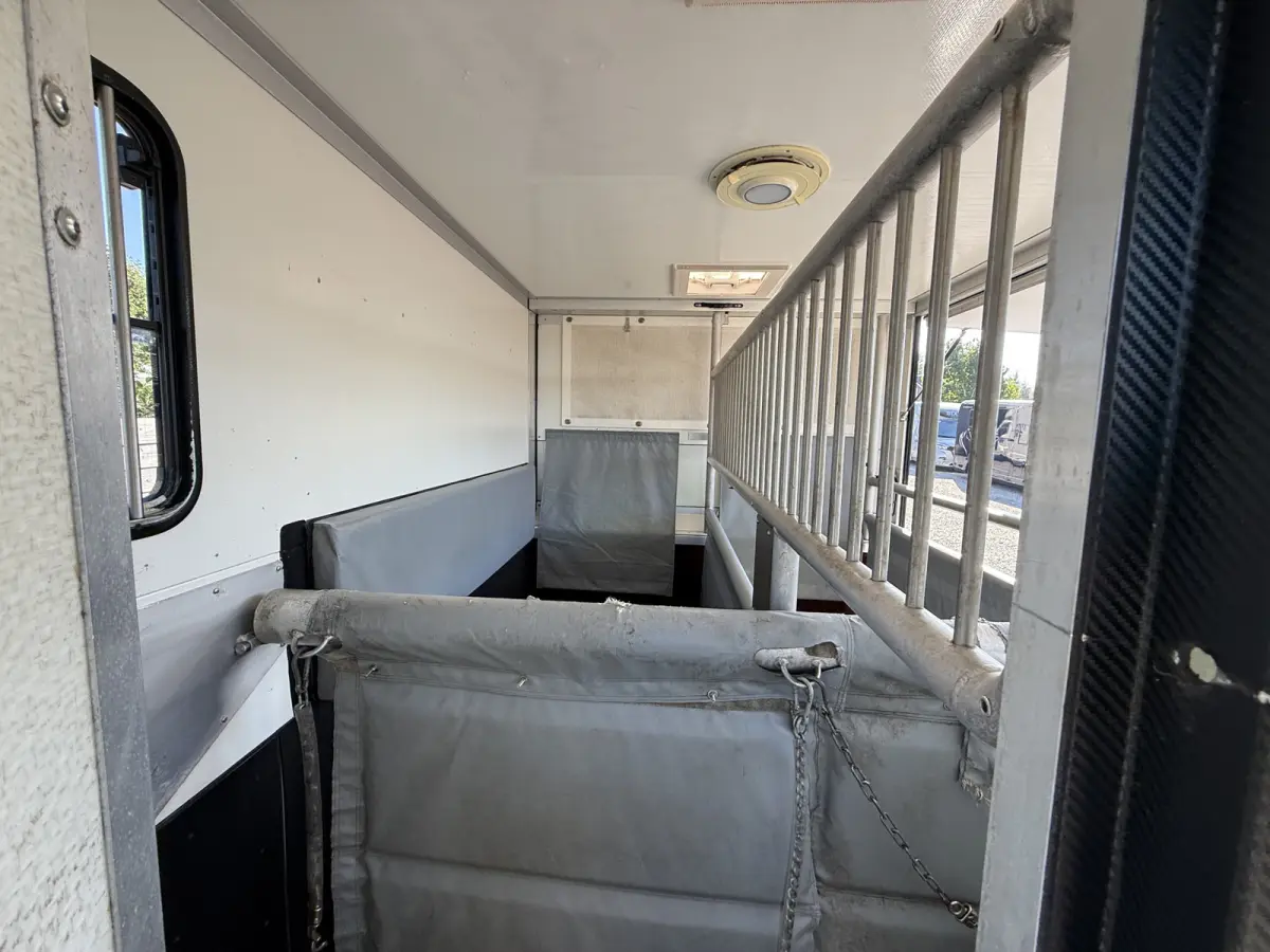 | HORSETRUCK | MSG STABLEHOPPER | COMPETITION 3XL | 2017 | 3-SEAT | 165PK | 116.479KM | L3 | NO VAT | MARGE |  | DUITS KENTEKEN