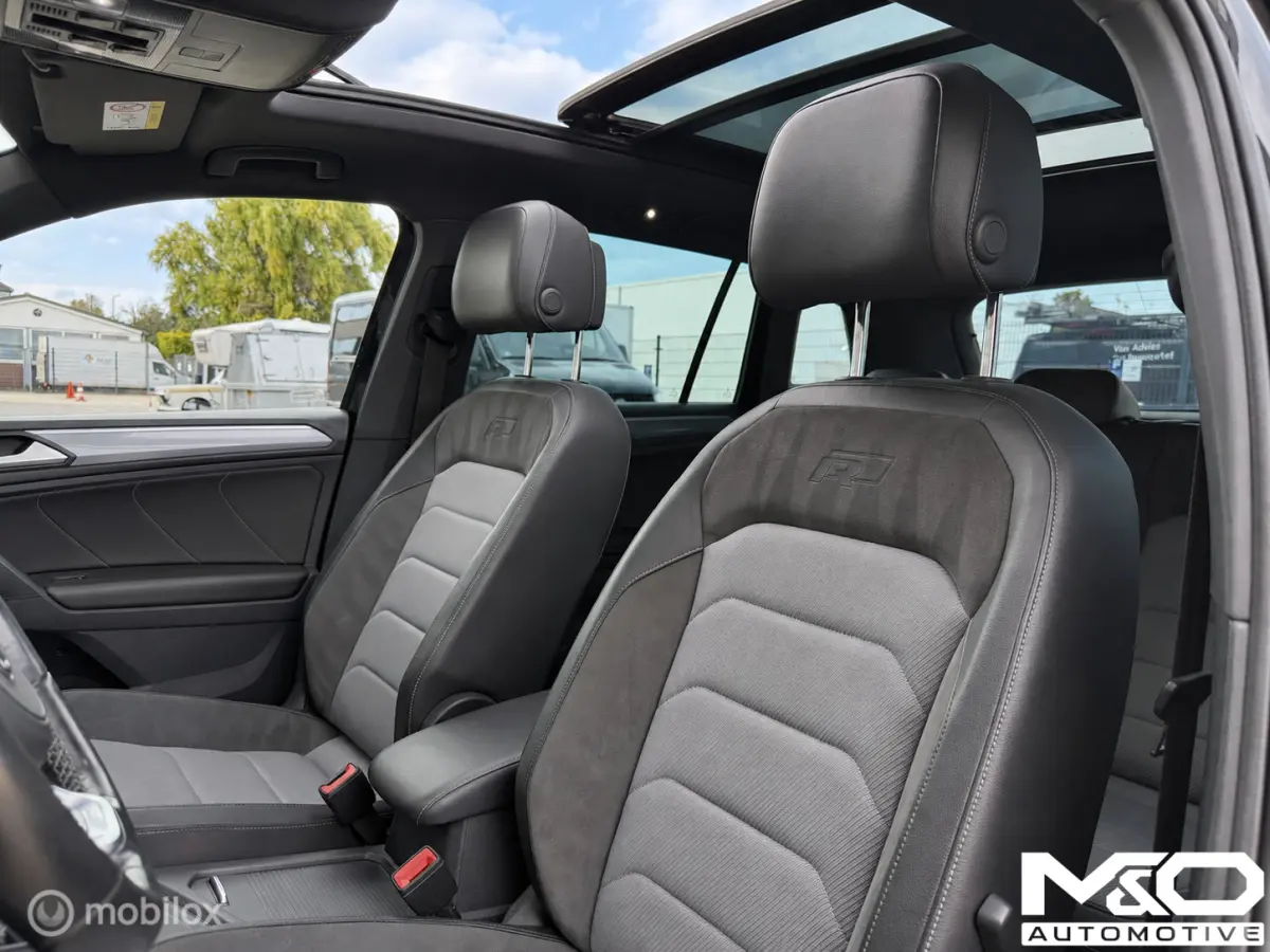 1.5 TSI ACT R-line | PANO | VIRTUAL | DYNAUDIO