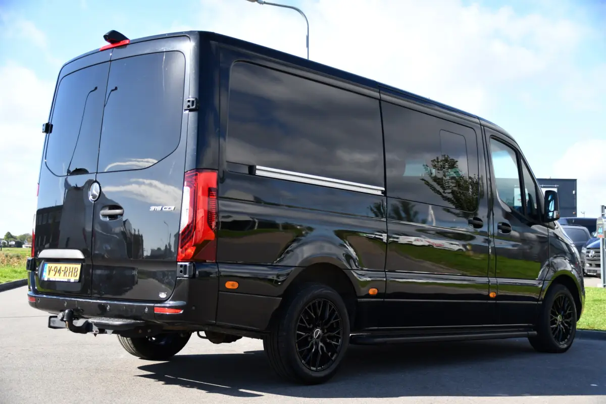 319 3.0 CDI L2H1 DC Black Edition FULL OPTIONS! 360 Camera, Adaptieve Cruise, LED, 2 x Stoelverwarming, Standkacel, Autmaat, 10,5'' Mbux, Sensoren, Uniek!