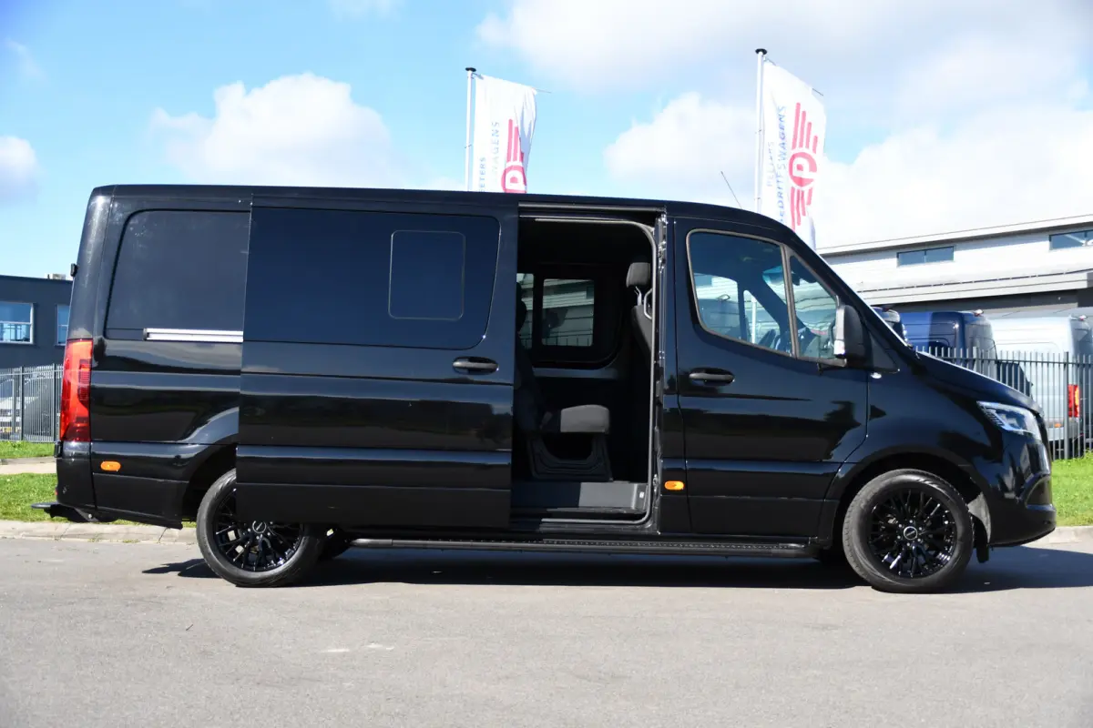 319 3.0 CDI L2H1 DC Black Edition FULL OPTIONS! 360 Camera, Adaptieve Cruise, LED, 2 x Stoelverwarming, Standkacel, Autmaat, 10,5'' Mbux, Sensoren, Uniek!