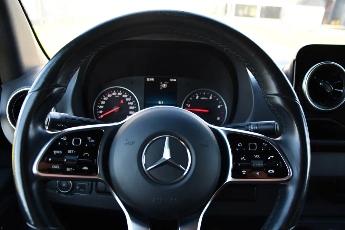 319 3.0 CDI L2H1 DC Black Edition FULL OPTIONS! 360 Camera, Adaptieve Cruise, LED, 2 x Stoelverwarming, Standkacel, Autmaat, 10,5'' Mbux, Sensoren, Uniek!