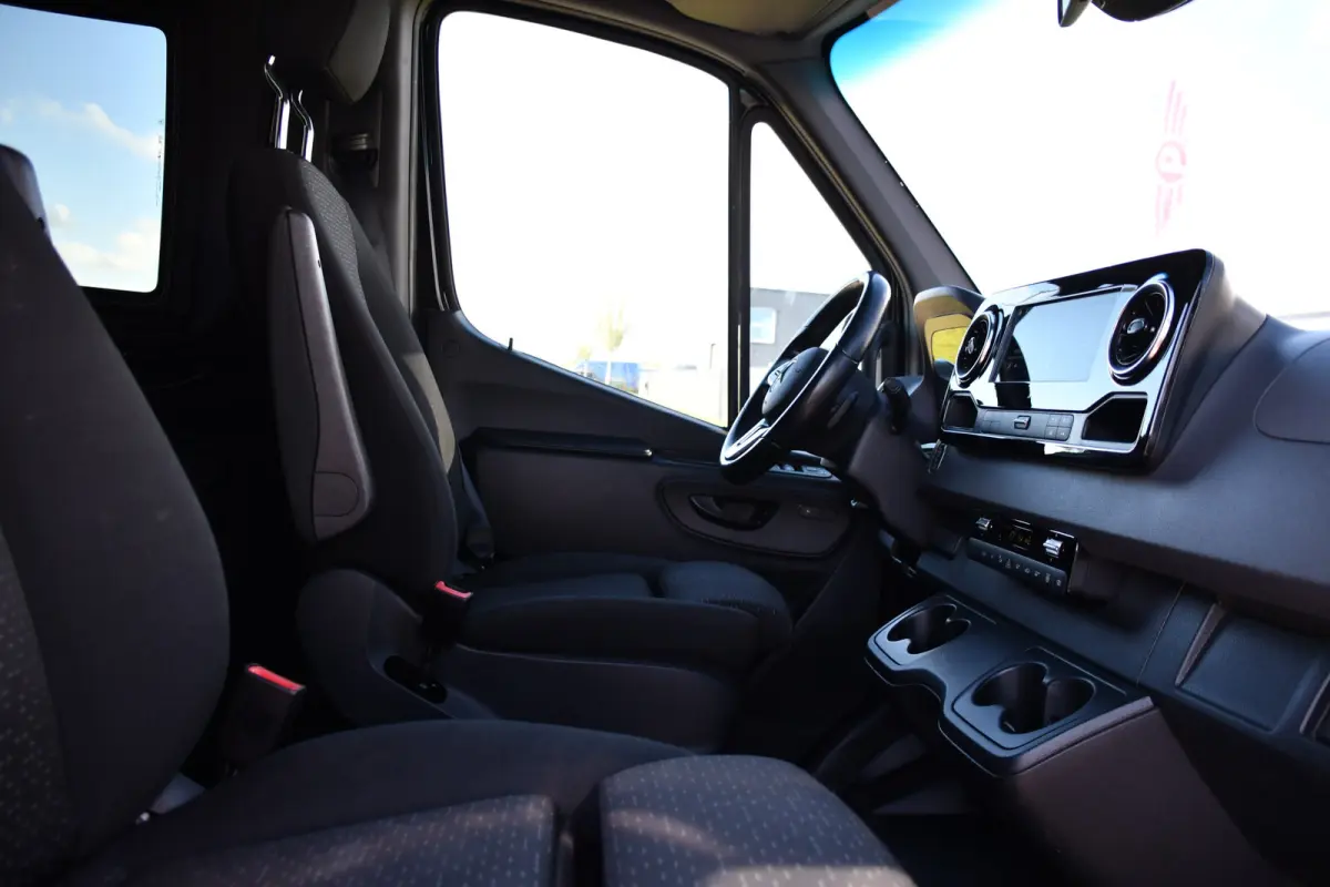 319 3.0 CDI L2H1 DC Black Edition FULL OPTIONS! 360 Camera, Adaptieve Cruise, LED, 2 x Stoelverwarming, Standkacel, Autmaat, 10,5'' Mbux, Sensoren, Uniek!