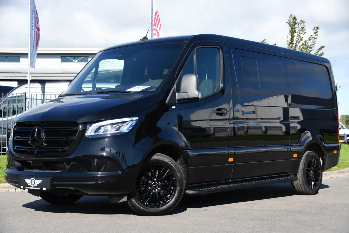 319 3.0 CDI L2H1 DC Black Edition FULL OPTIONS! 360 Camera, Adaptieve Cruise, LED, 2 x Stoelverwarming, Standkacel, Autmaat, 10,5'' Mbux, Sensoren, Uniek!