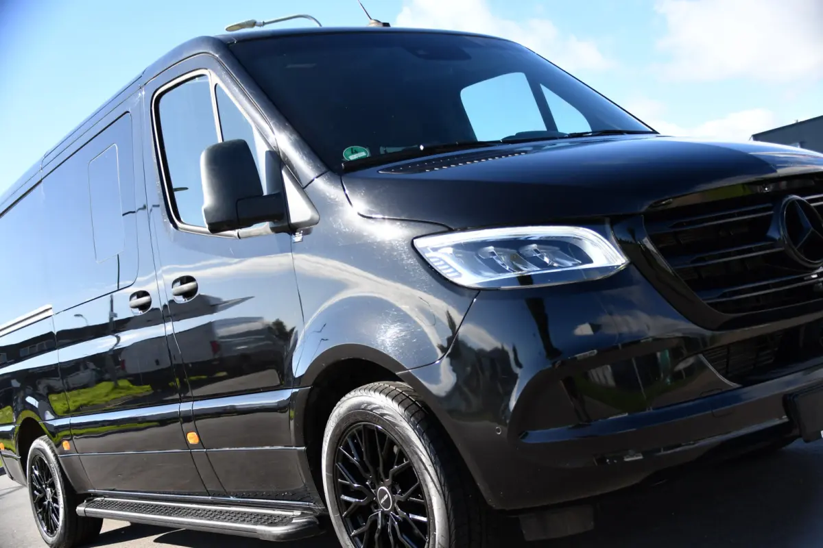319 3.0 CDI L2H1 DC Black Edition FULL OPTIONS! 360 Camera, Adaptieve Cruise, LED, 2 x Stoelverwarming, Standkacel, Autmaat, 10,5'' Mbux, Sensoren, Uniek!