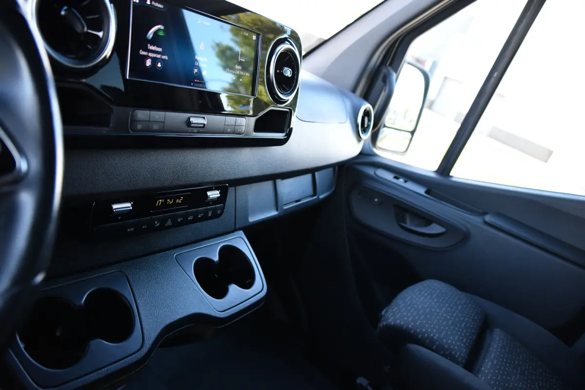319 3.0 CDI L2H1 DC Black Edition FULL OPTIONS! 360 Camera, Adaptieve Cruise, LED, 2 x Stoelverwarming, Standkacel, Autmaat, 10,5'' Mbux, Sensoren, Uniek!