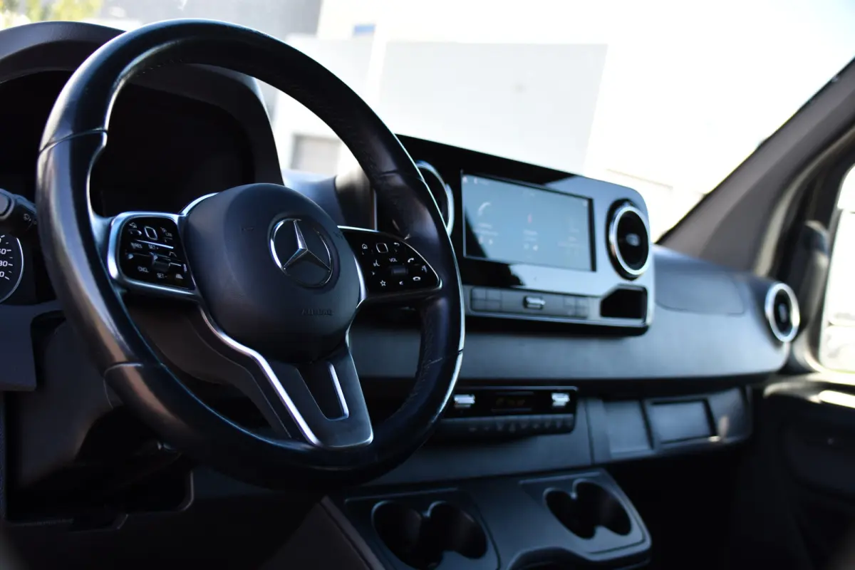 319 3.0 CDI L2H1 DC Black Edition FULL OPTIONS! 360 Camera, Adaptieve Cruise, LED, 2 x Stoelverwarming, Standkacel, Autmaat, 10,5'' Mbux, Sensoren, Uniek!