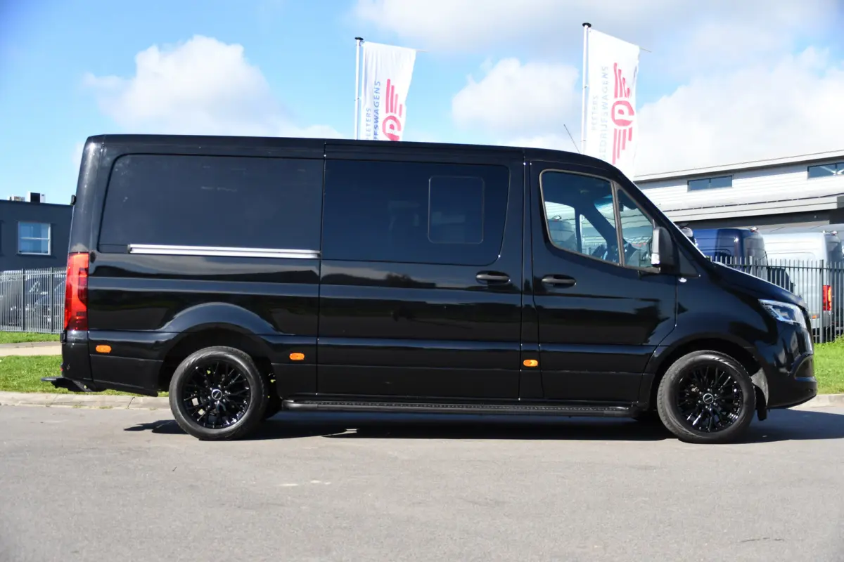 319 3.0 CDI L2H1 DC Black Edition FULL OPTIONS! 360 Camera, Adaptieve Cruise, LED, 2 x Stoelverwarming, Standkacel, Autmaat, 10,5'' Mbux, Sensoren, Uniek!