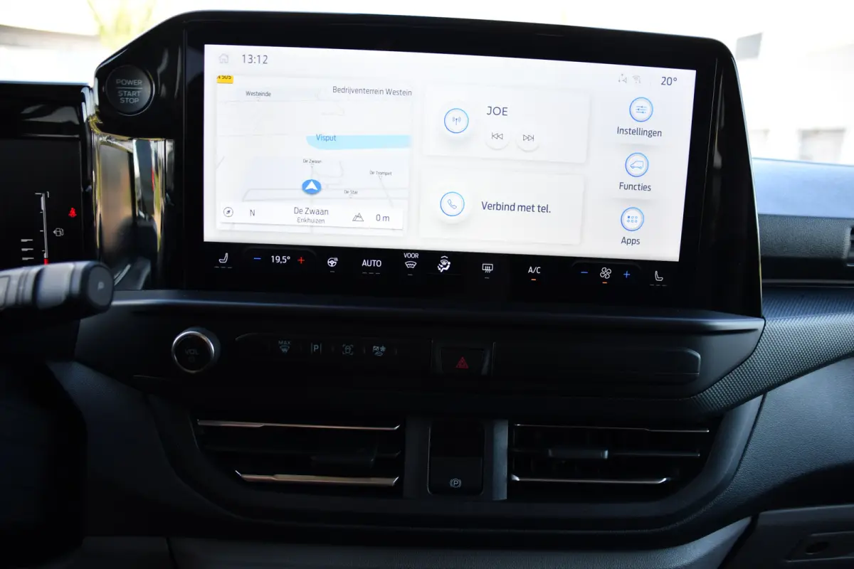 300 2.0 TDCI L1H1 DC Limited PB Edition Adaptieve Cruise, Camera, Carplay, LED, Stoelverwarming, 2 x Schuifdeur, Automaat, Stuurverwarming, Trekhaak, 170pk, Uniek!