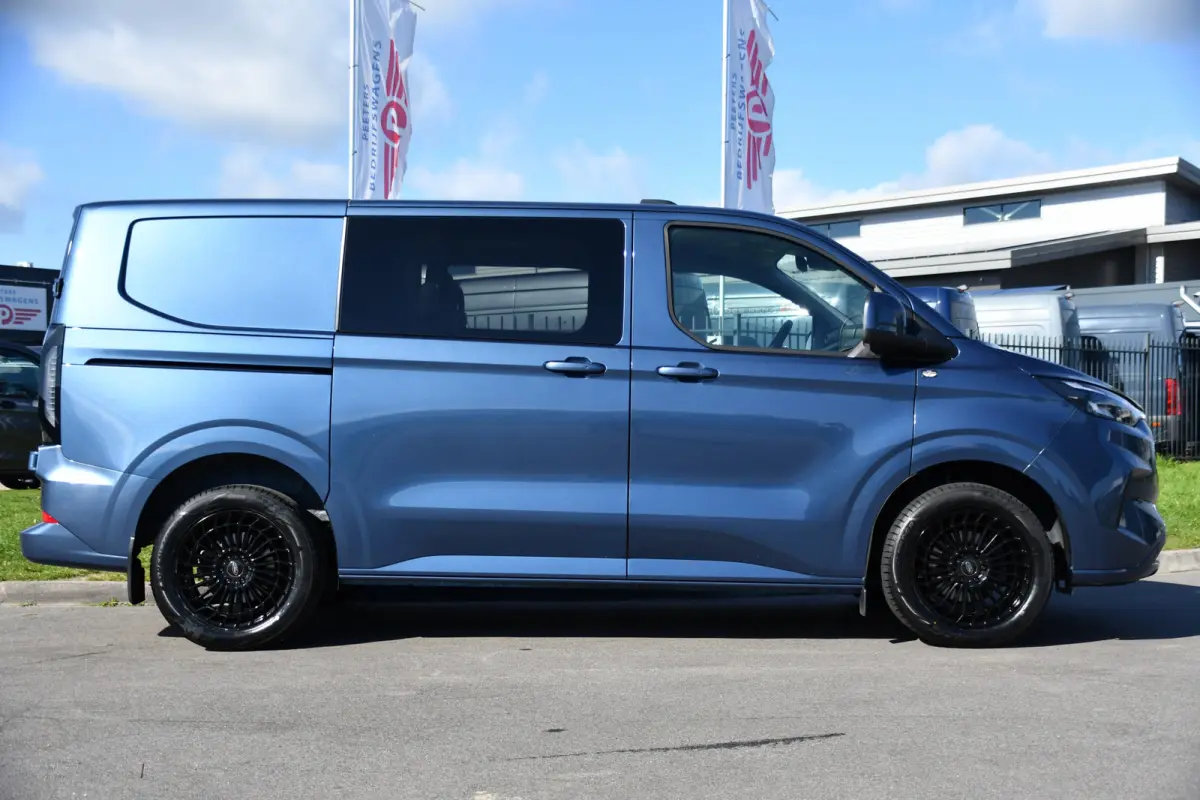 300 2.0 TDCI L1H1 DC Limited PB Edition Adaptieve Cruise, Camera, Carplay, LED, Stoelverwarming, 2 x Schuifdeur, Automaat, Stuurverwarming, Trekhaak, 170pk, Uniek!