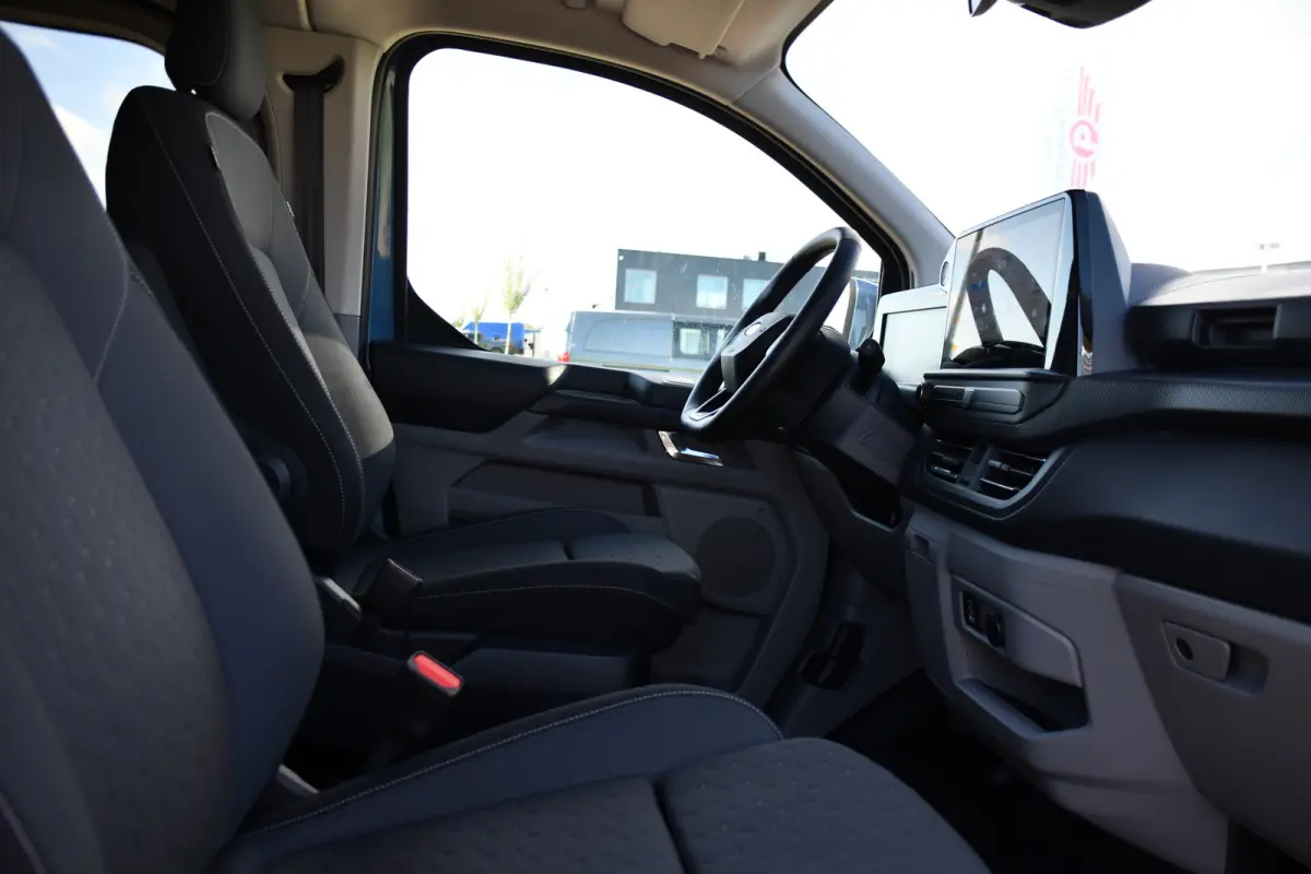 300 2.0 TDCI L1H1 DC Limited PB Edition Adaptieve Cruise, Camera, Carplay, LED, Stoelverwarming, 2 x Schuifdeur, Automaat, Stuurverwarming, Trekhaak, 170pk, Uniek!
